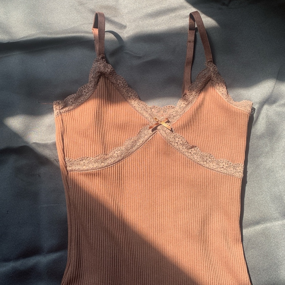 brown dress with lace trim - Picture 4 of 6